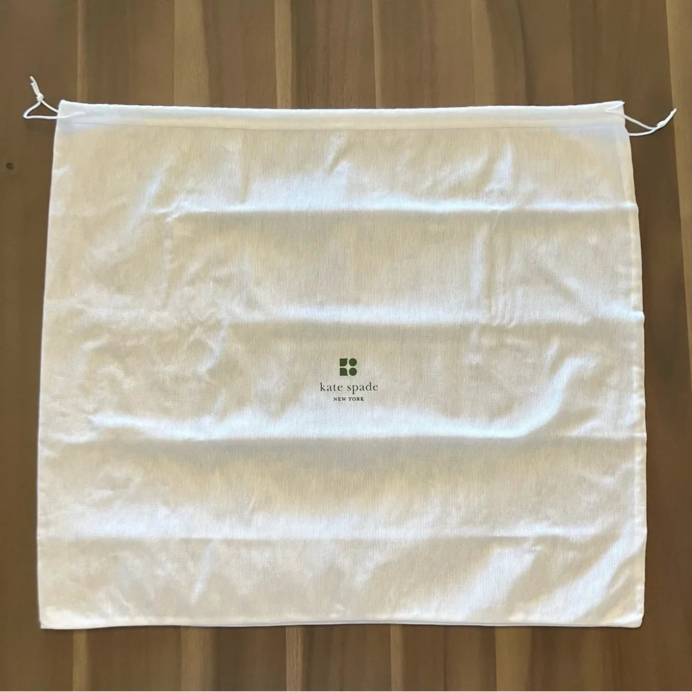 NWOT Kate Spade 22